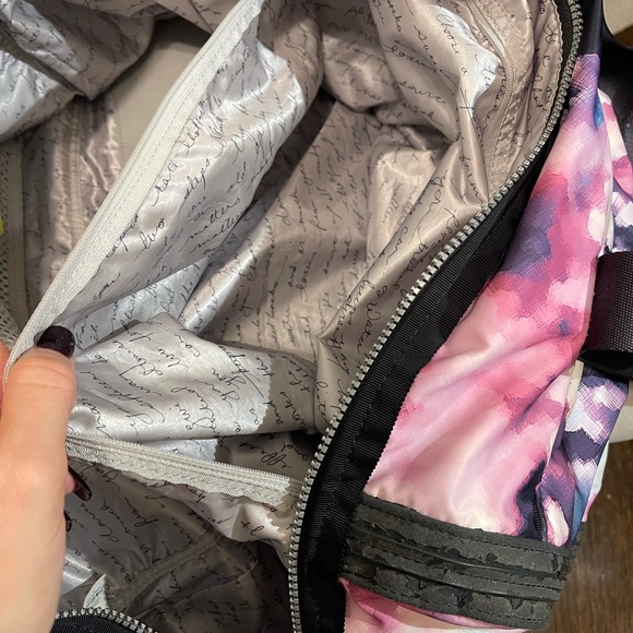 SOLD!!!🎉 Lululemon urban warrior duffle - Picture 5 of 9